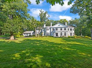 855 Sheridan Rd, Highland Park, IL 60035