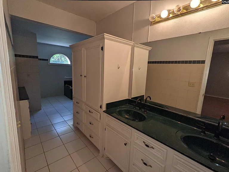 1071 Sandy Cir — Photo 10