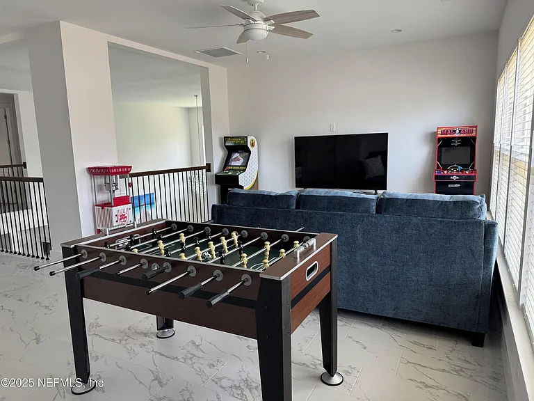 586 A1a N — Photo 21