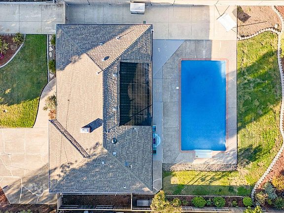 3rd image of 349 Lindero Ave