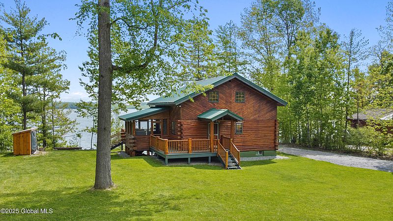 2nd image of 89 Captains Cove