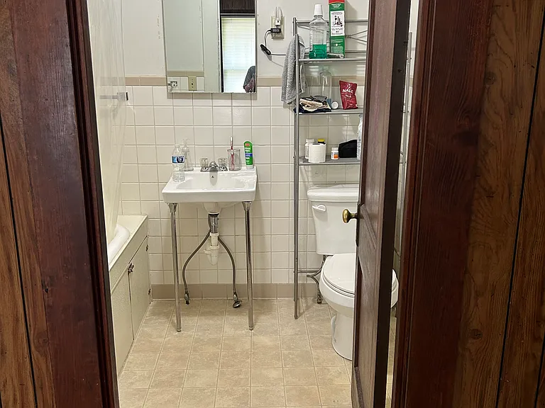 110 N 4th St #3 — Photo 7
