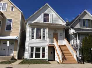 3752 N Sacramento Ave, Chicago, IL 60618