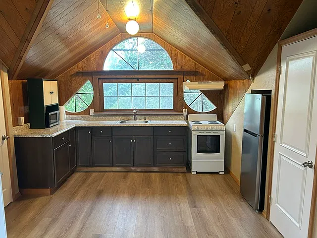 1 bed, 600 sqft, $1,350 — Photo 2