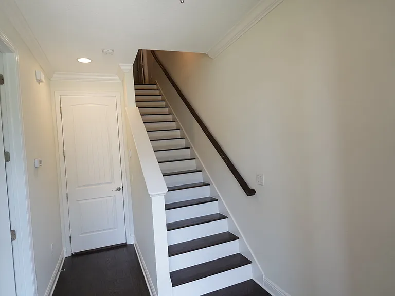 3227 W Horatio St — Photo 6