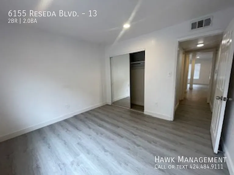 6155 Reseda Blvd #13 — Photo 8