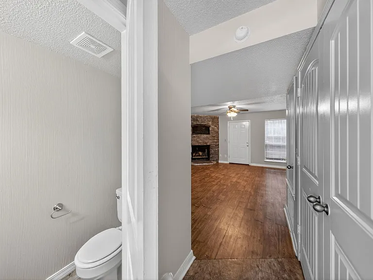 2456 N Brophy Cir #2 — Photo 7