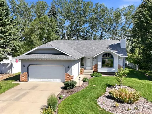 10 W Petticoat Ln, Lacombe, AB T4L 1T6