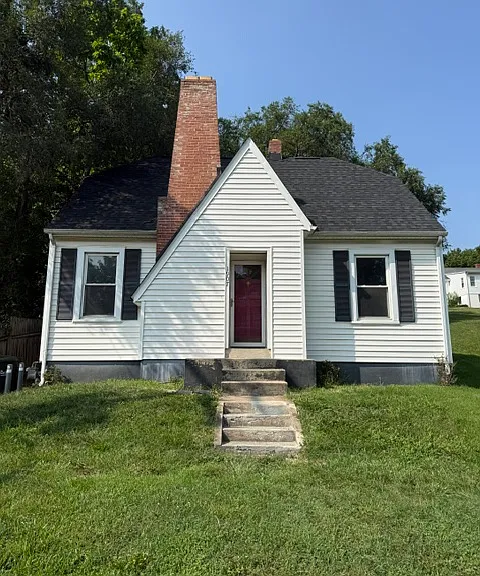 1907 W Beverley St — Photo 1