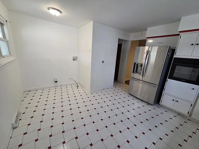 742 Havemeyer Ave — Photo 8
