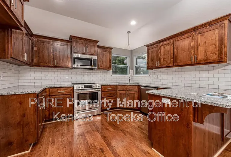 4766 Lakecrest Dr — Photo 8