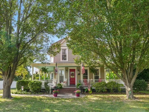 24220 Bennett St, Parksley, VA 23421