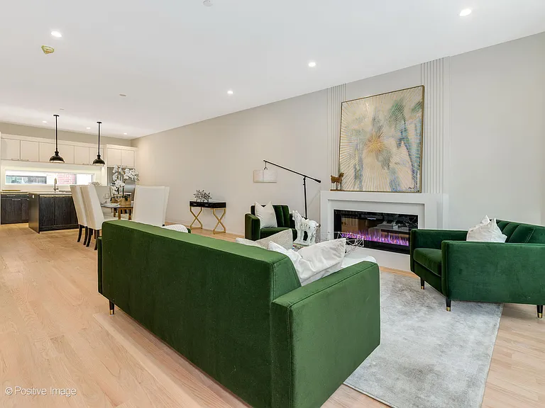 2347 W Morse Ave — Photo 5
