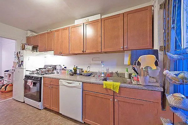 Rented by Rapid Realty Cobble Hill | media 17