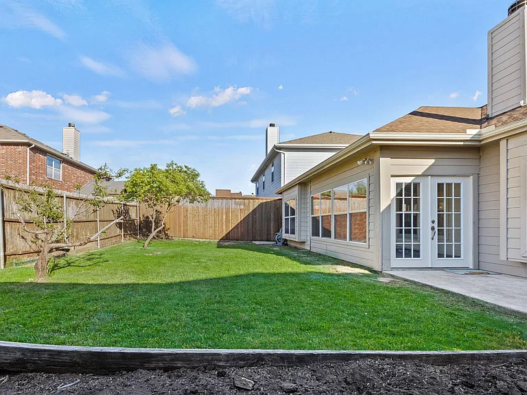 14710 Crystal Lake Dr — Photo 24