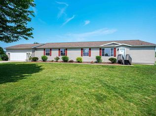 1152 E Lantern Rd, Warsaw, IN 46582