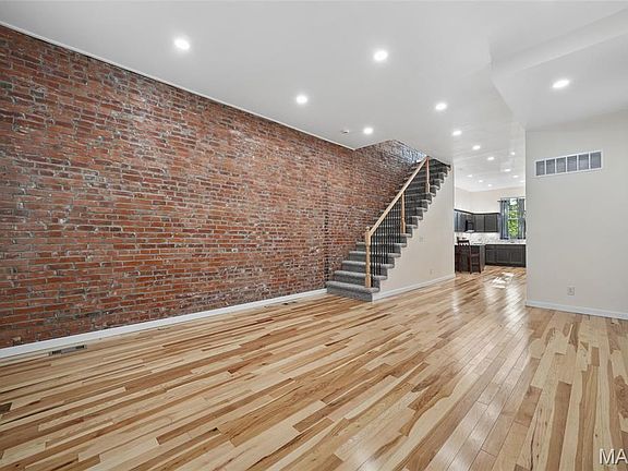 4th image of 3706 Iowa Ave