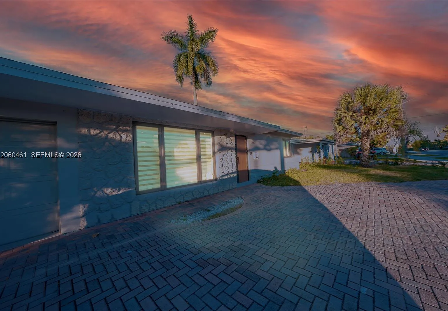 Boca Raton Square Unit 4 — Photo 1