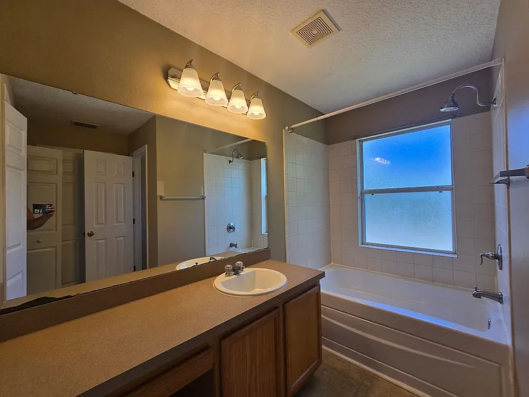 5260 Collins Rd #201 — Photo 12