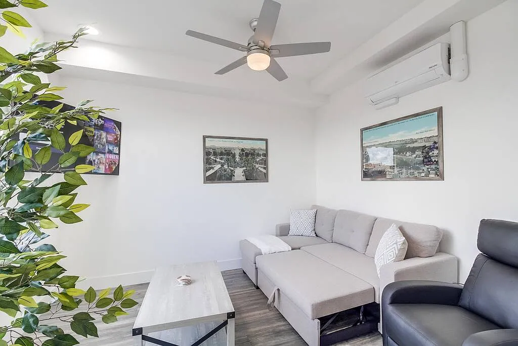 2 bed, 2.5 bath, 1400 sqft, $5,000 — Photo 1
