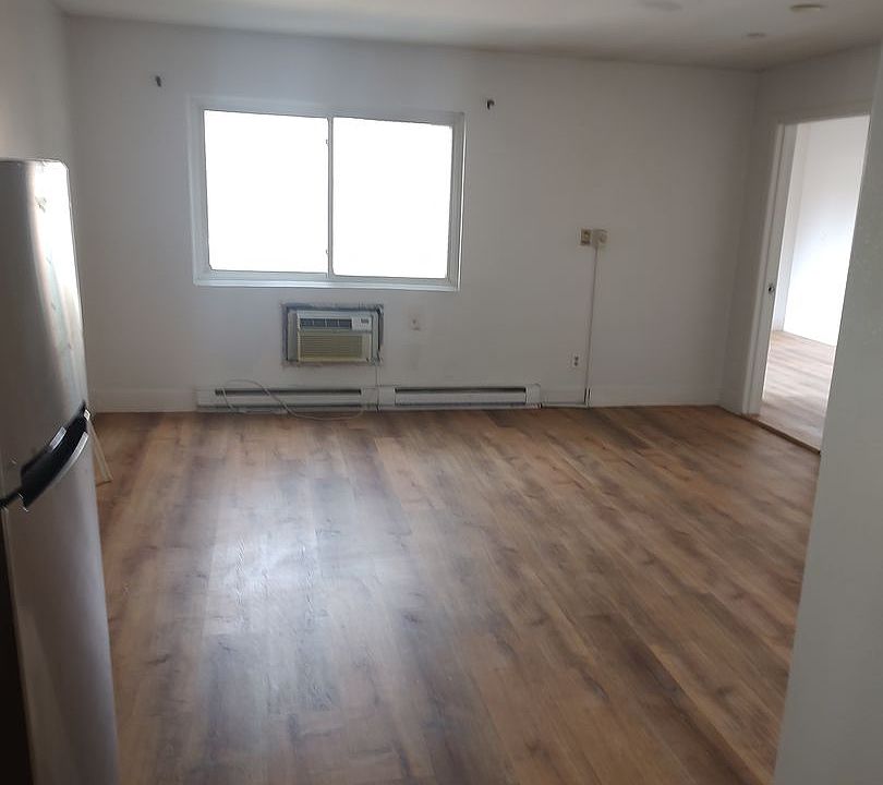 1st image of 3710 Douglas Ave APT 102