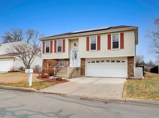 659 Oswego Dr, Carol Stream, IL 60188