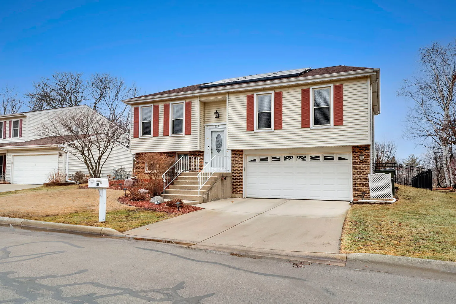 659 Oswego Dr photo 1