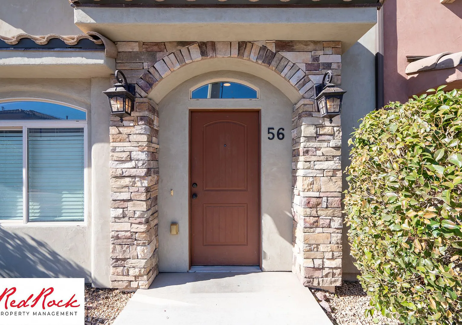 Dog Friendly, 3 Bedroom Townhome. $300 off First Full Month's Rent! — Photo 1
