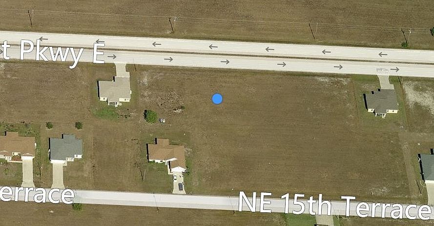 1st image of 210 Diplomat Pkwy E