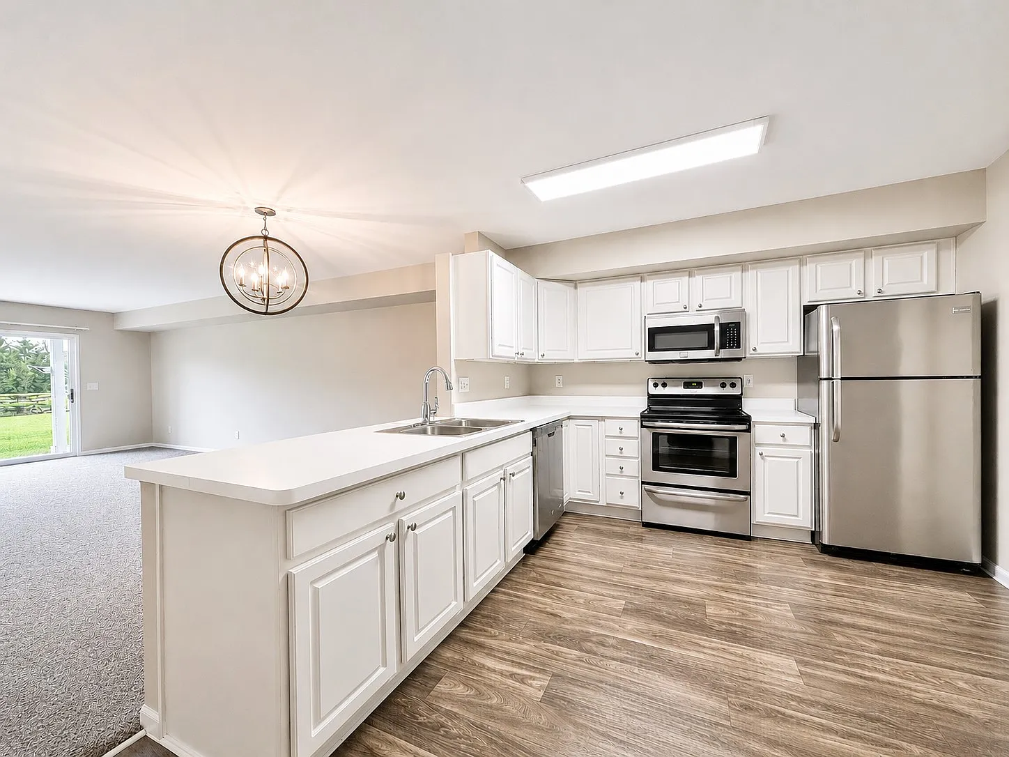2 bed, 1579 sqft, $1,999 — Photo 1