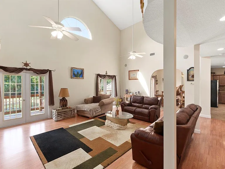 405 SE Salerno Rd — Photo 11