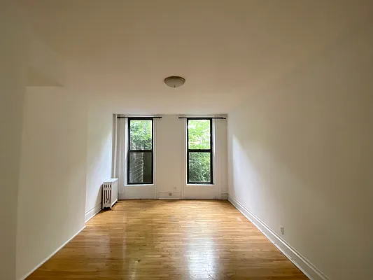 Rented by Compass | media 10