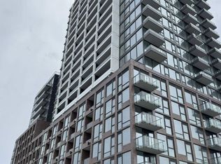 28 Ann St #323, Mississauga, ON L5G3G1