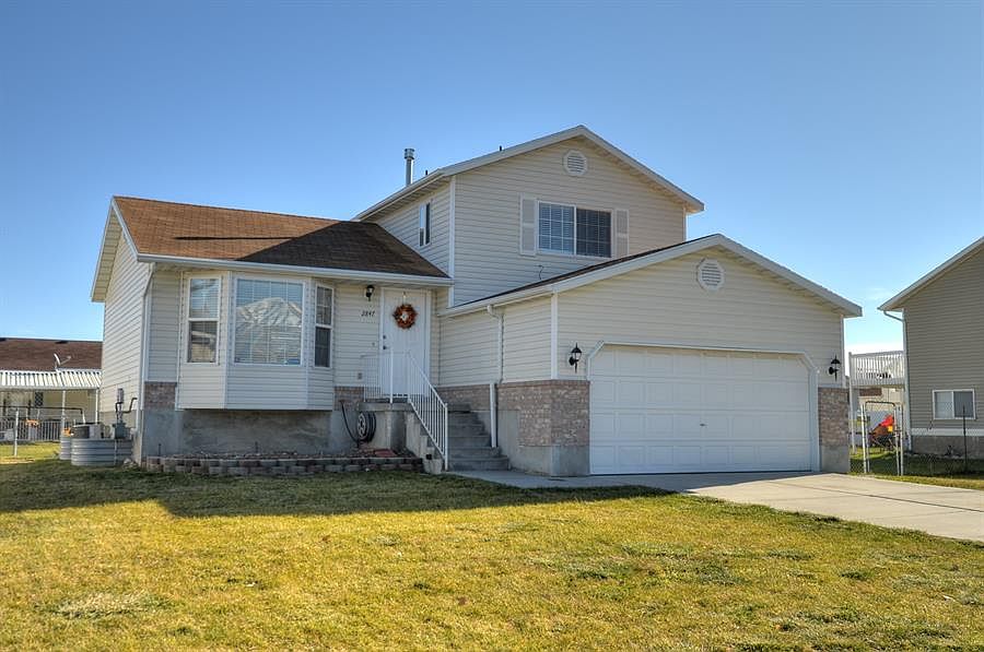 1st image of 2847 S Woodbrook Ln