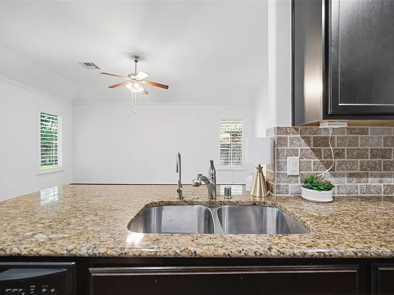 3831 Daintree Park Dr — Photo 11