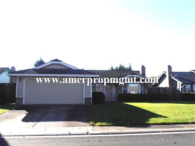 1st image of 1702 Chateau Dr
