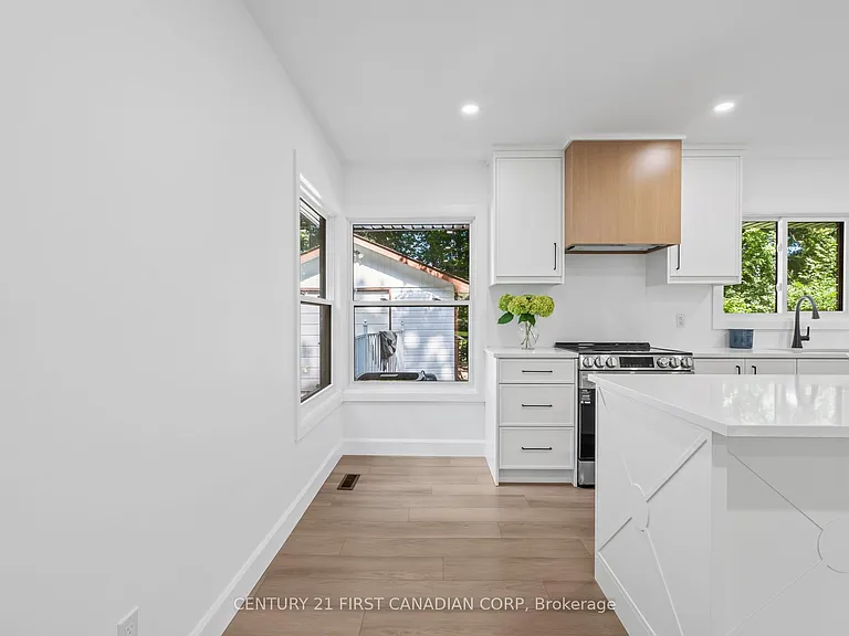 32 Braemar Cres — Photo 17