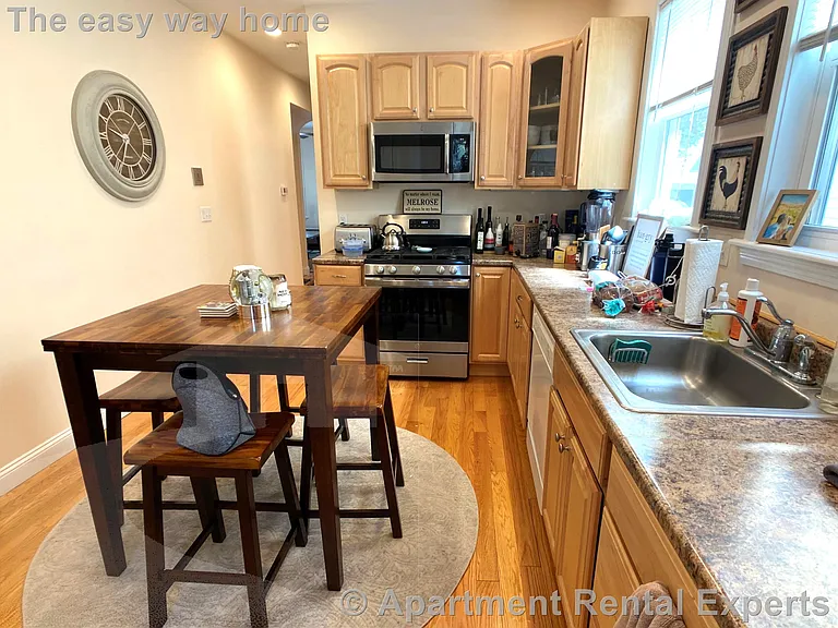20 Radcliffe Rd — Photo 2