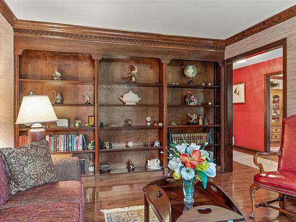 5th image of 211 Hibler Oaks Dr