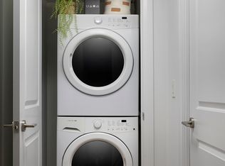 304 Roehampton Ave #1212, Toronto, ON M4P1S3