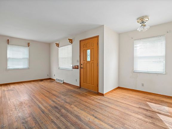 5th image of 532 Harvard Ave