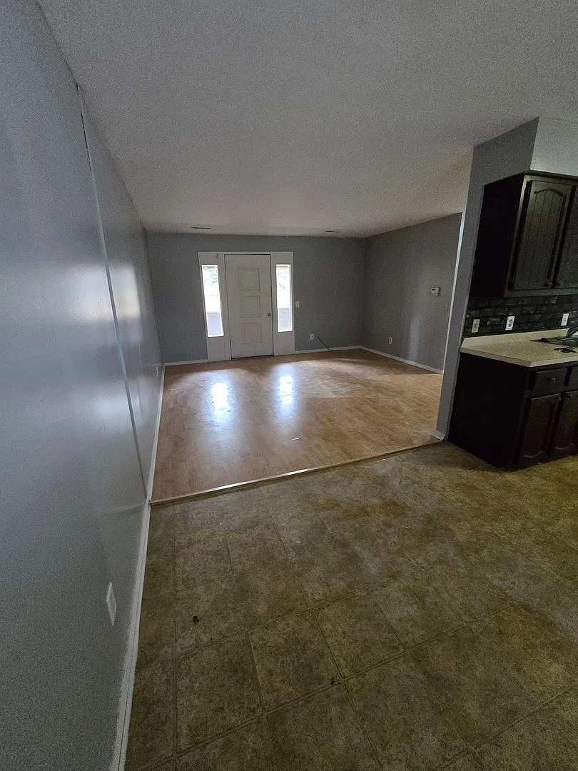 Westwood Apartments — Photo 4