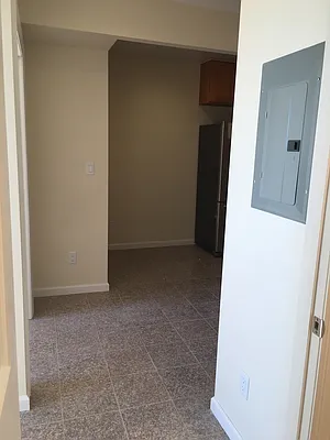 Rented by Q52 LLC | media 14