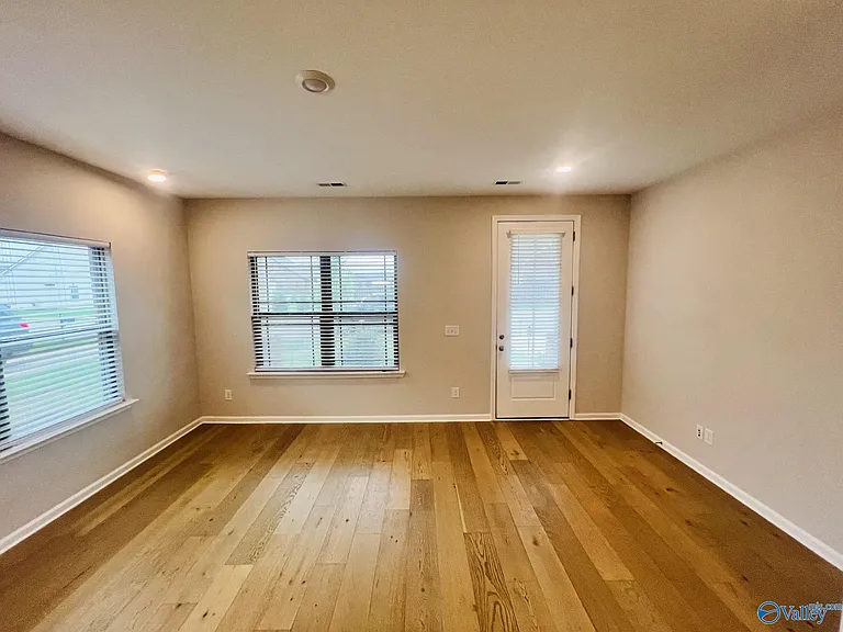 16423 Demi Dr — Photo 3
