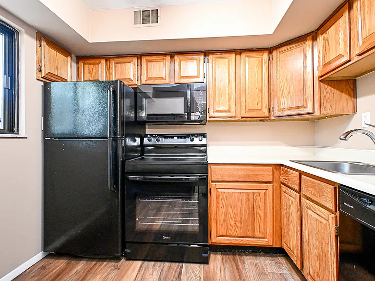 7752 Montgomery Rd #84 — Photo 8