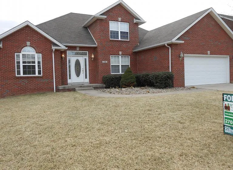 112 Jersey Ct — Photo 1