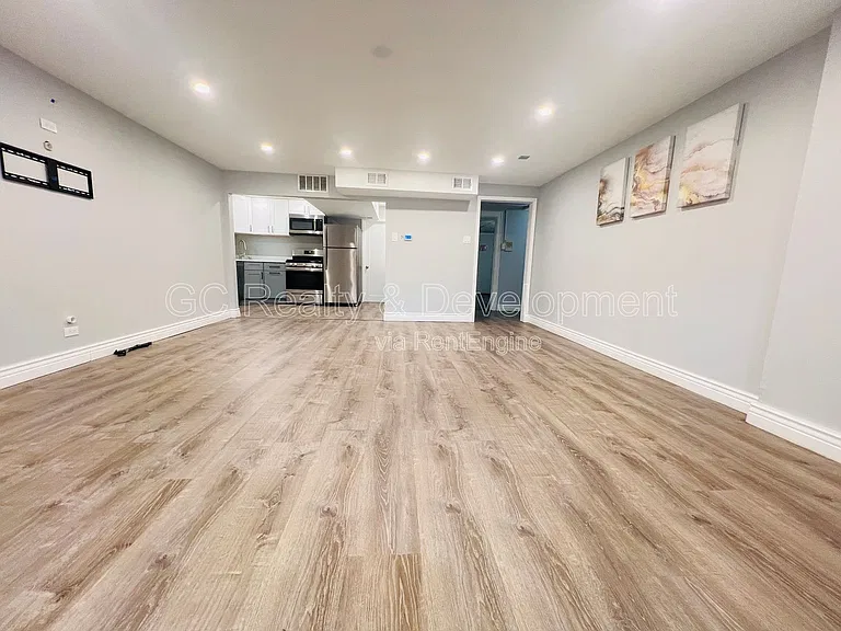 6316 N Rockwell St #G — Photo 10