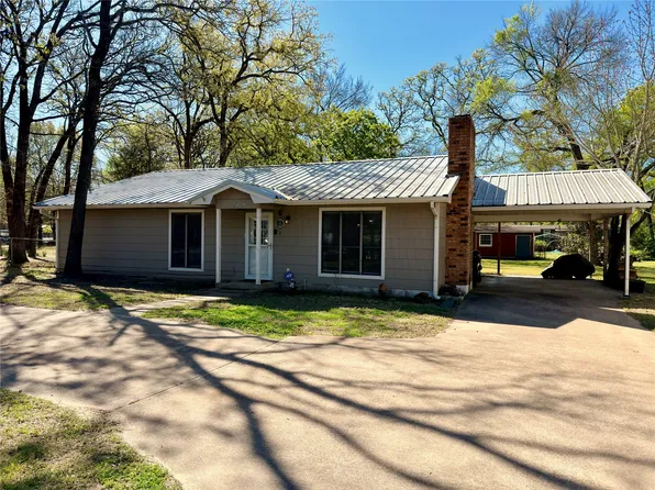 124 Golden Oaks Dr, Mabank, TX 75156