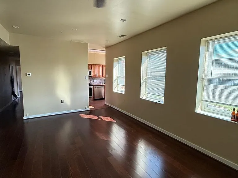 55 M St NW #401 — Photo 2