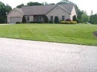 2645 Walking Horse Ln, Evansville, IN 47720